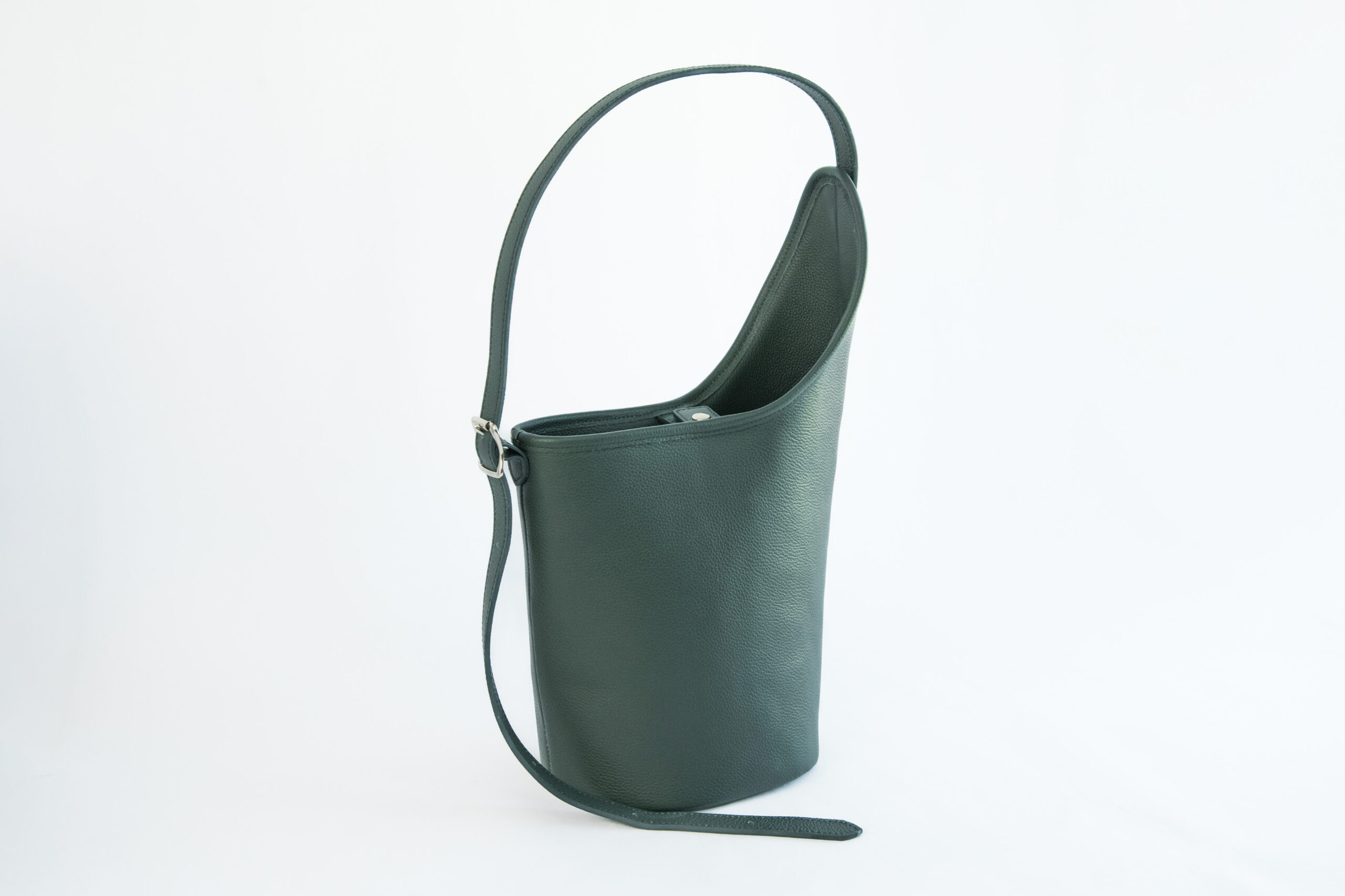 大人アシンメトリーバケットバッグ_プレミアム 大人アシンメトリーバケットバッグ_プレミアム の作品画像