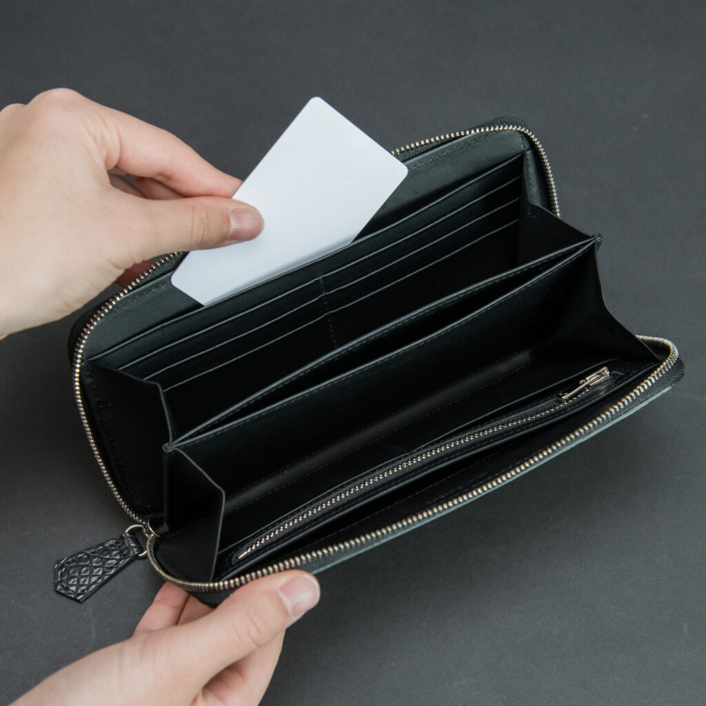 極薄長財布レガーロ-regalo- クロコダイルレザー ブラック(発送時期:4